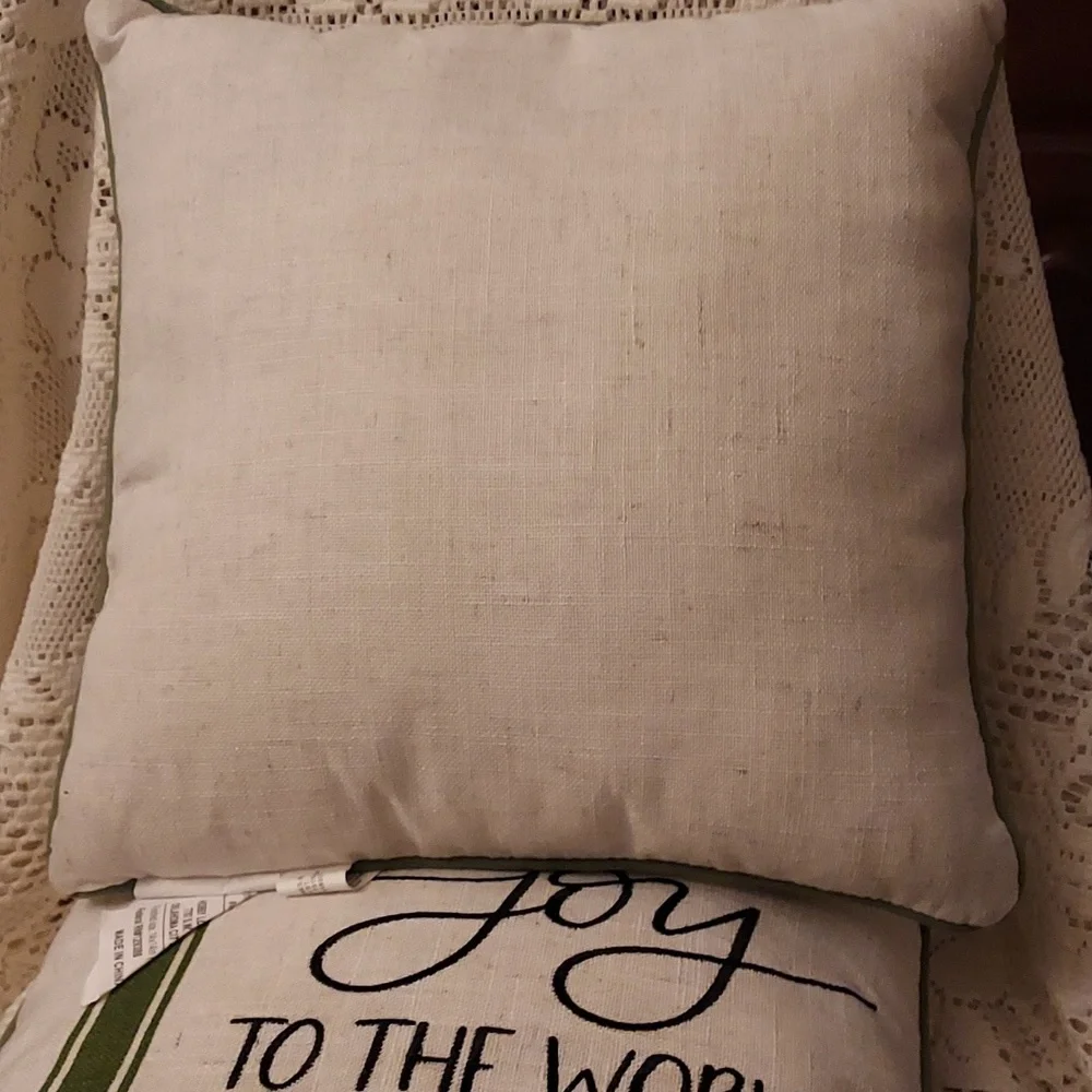 Nwt Joy to the World pillows fiberfill 100% Polyester